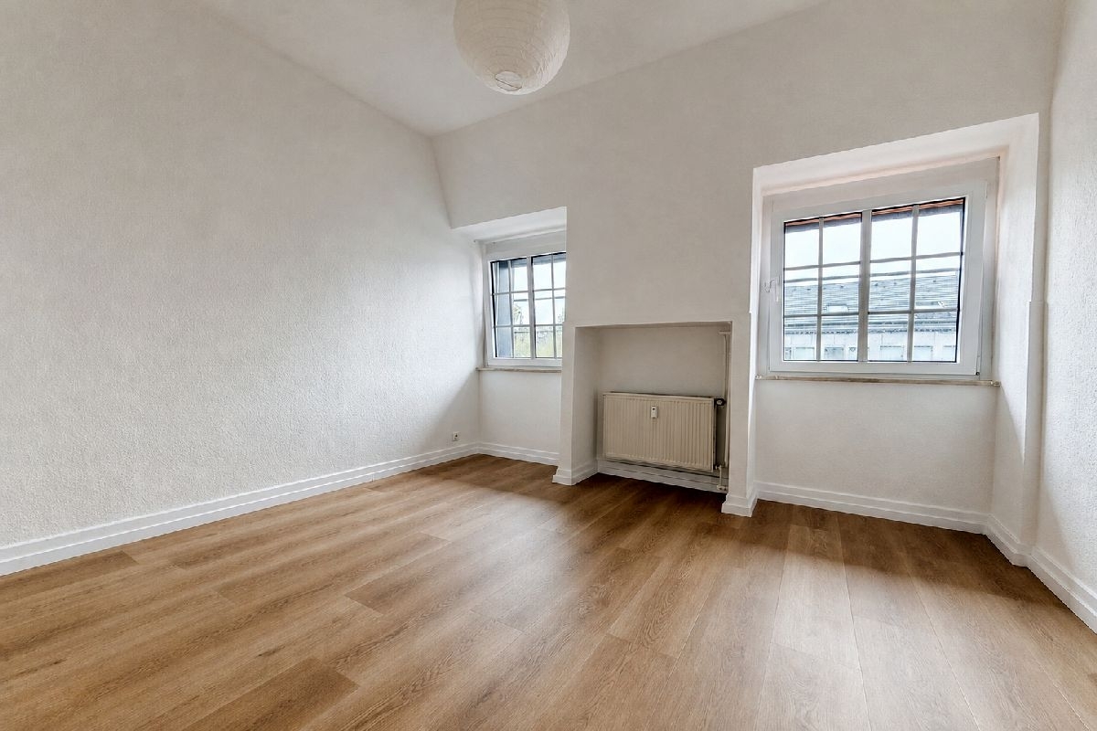Renovierte Zwei-Zimmer-Wohnung im Dachgeschoss - Photo 1