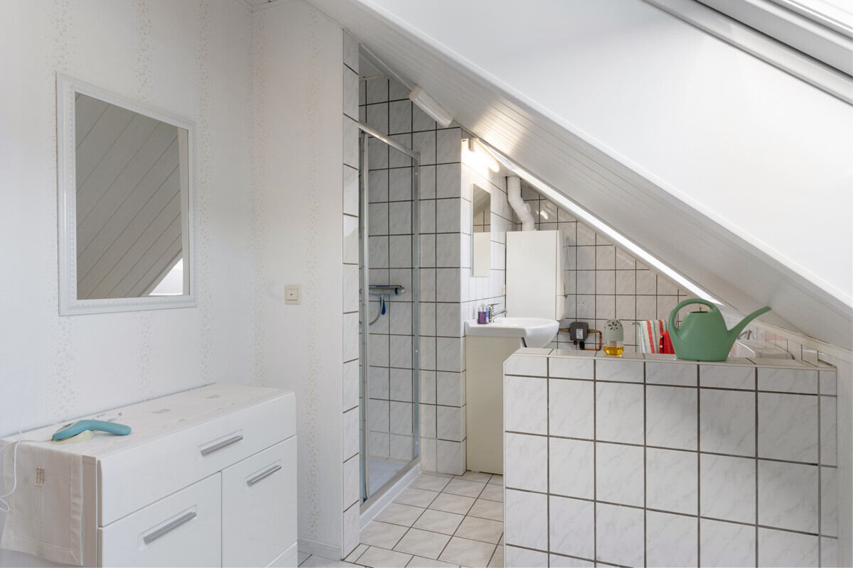 Dachgeschoss - Badezimmer