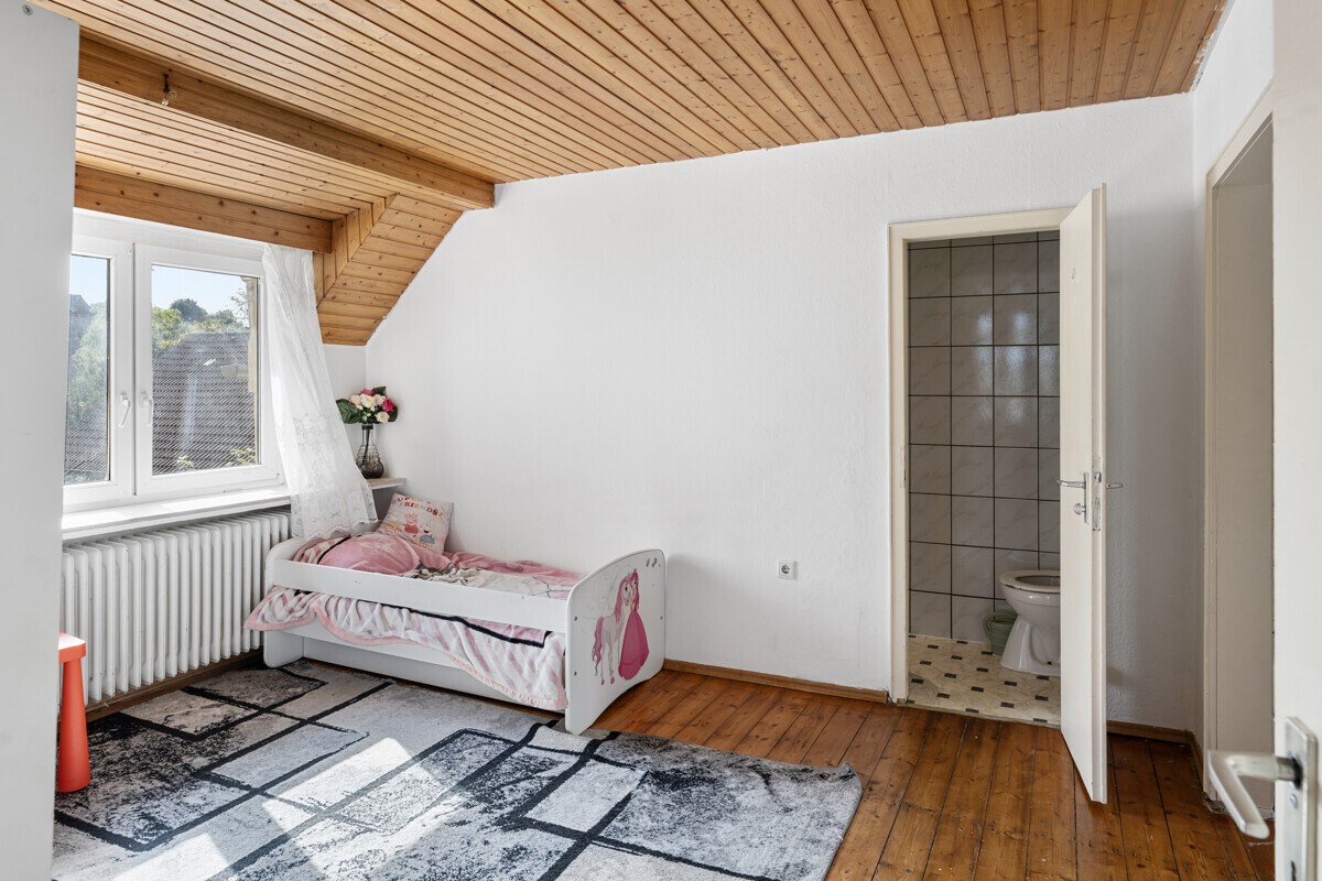 Schlafzimmer 4