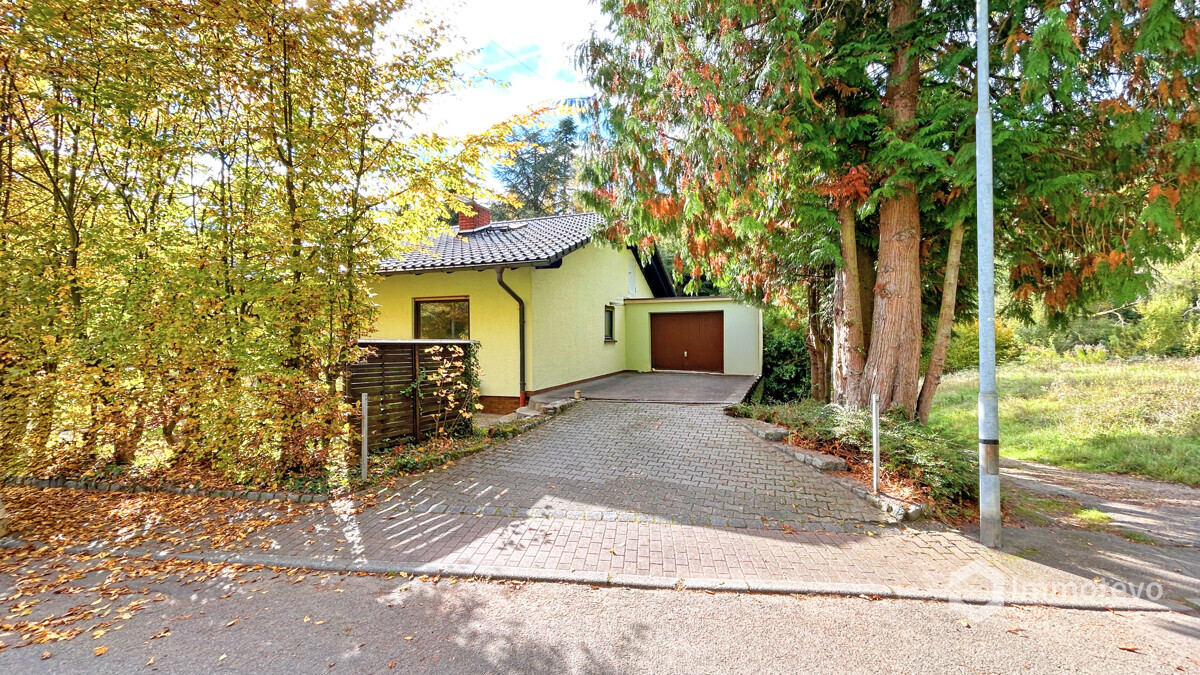 Garage + Stellplatz