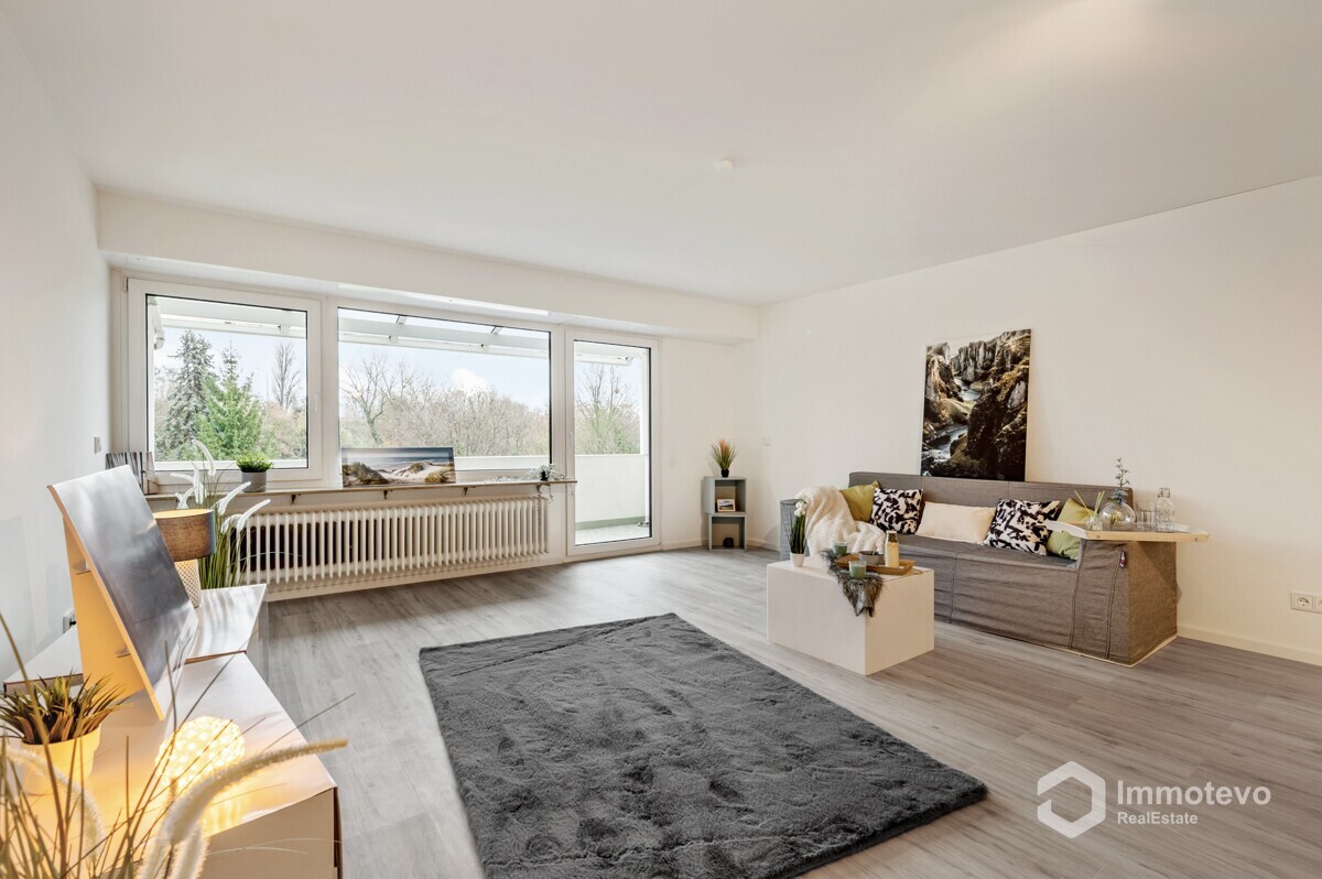 Wohnzimmer mit Zugang zur Loggia