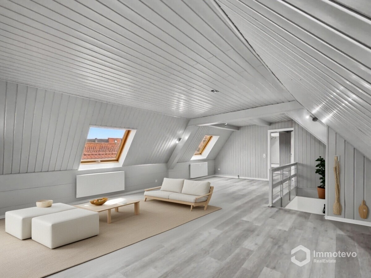 Wohnzimmer im Dachgeschoß mit Digitalstaging