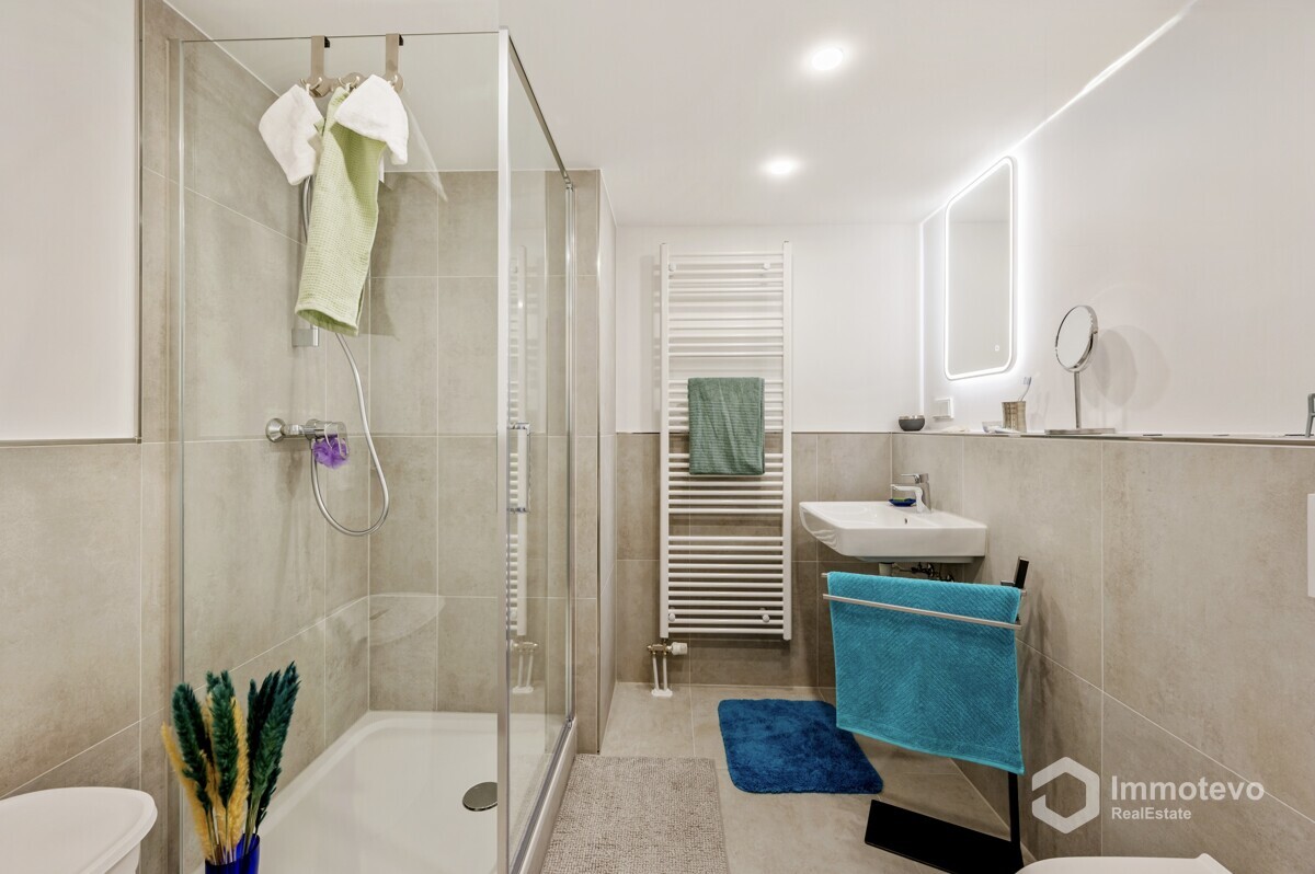 Modernes Badezimmer