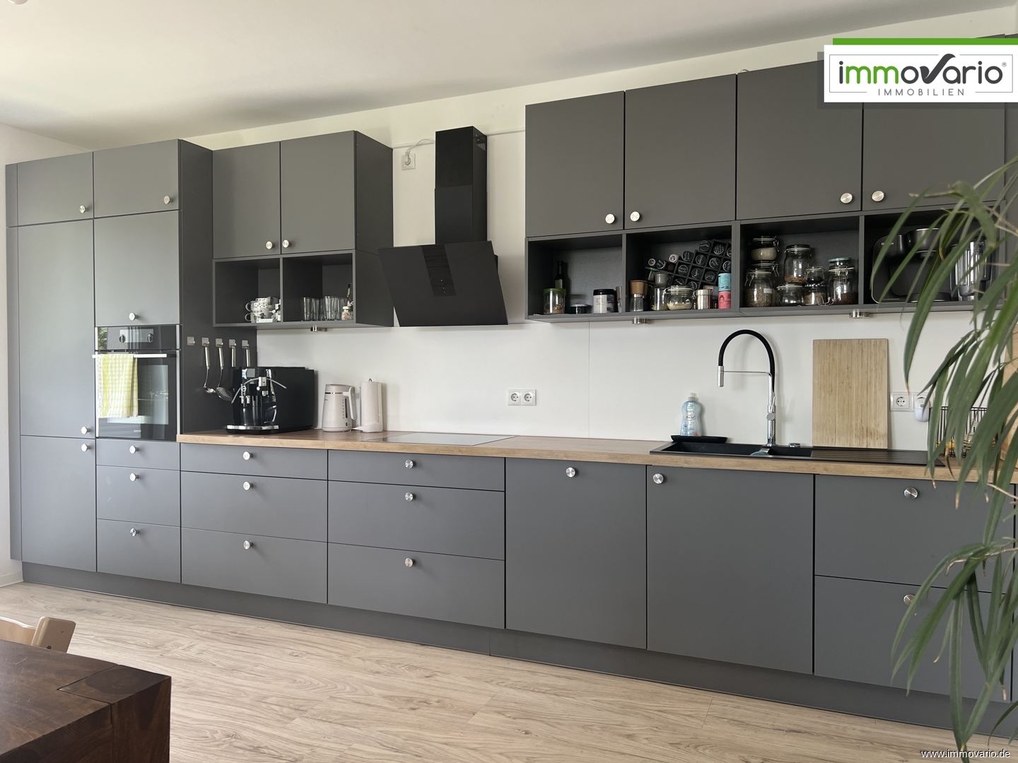 Moderne 4-Raum-Wohnung mit großem Balkon, Fußbodenheizung, Wanne, Dusche, Aufzug, TG-Stellplatz - Photo 3