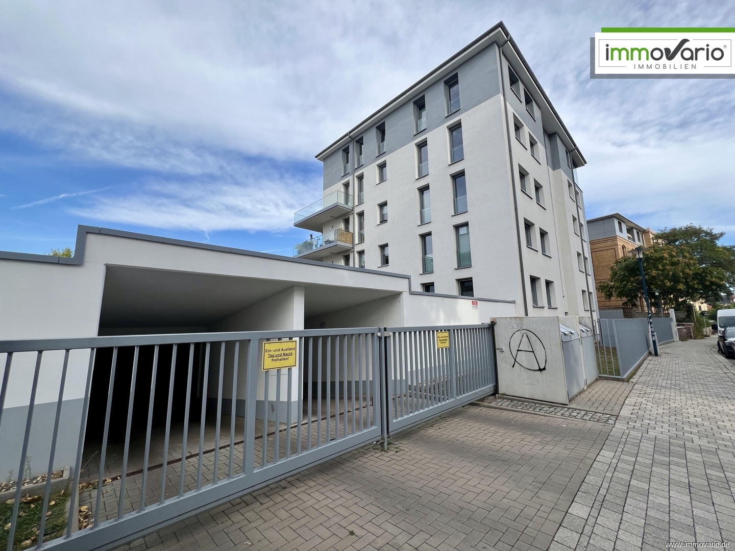 Moderne 4-Raum-Wohnung mit großem Balkon, Fußbodenheizung, Wanne, Dusche, Aufzug, TG-Stellplatz - Photo 1