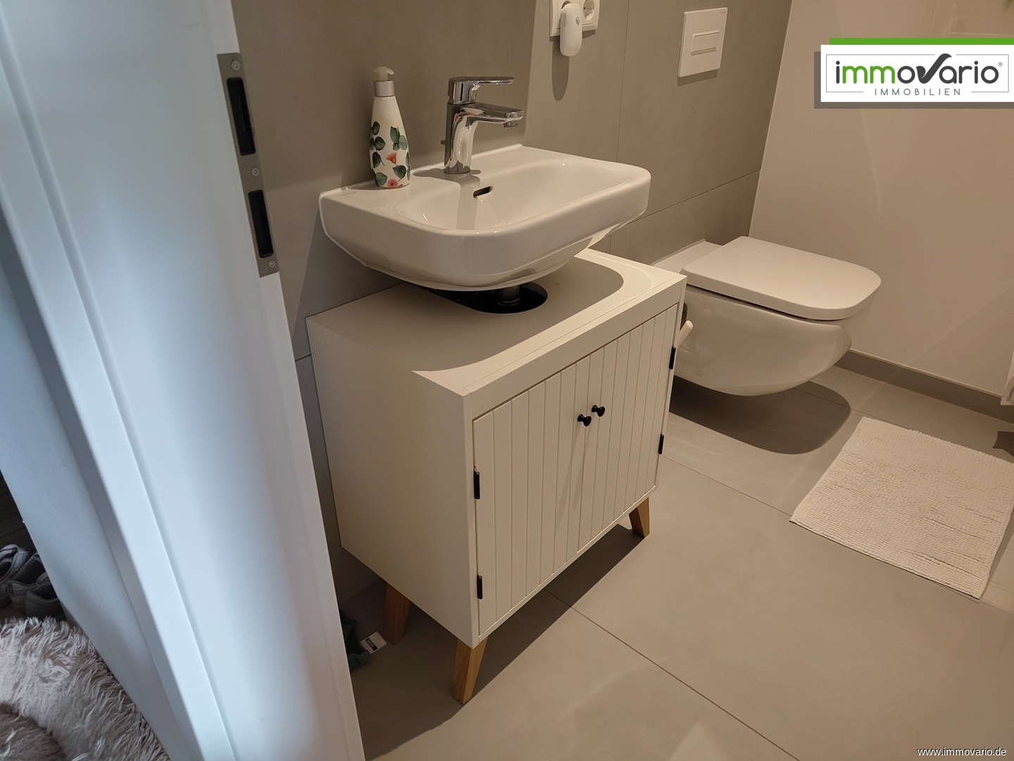 Moderne 4-Raum-Wohnung mit großem Balkon, Fußbodenheizung, Wanne, Dusche, Aufzug, TG-Stellplatz - Photo 3