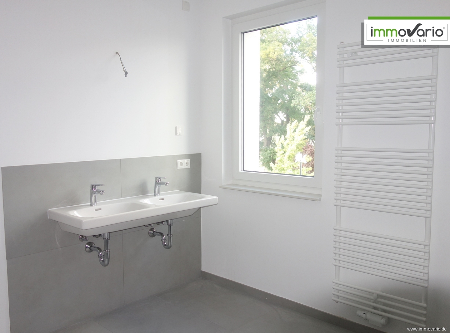 Moderne 4-Raum-Wohnung mit großem Balkon, Fußbodenheizung, Wanne, Dusche, Aufzug, TG-Stellplatz - Photo 4