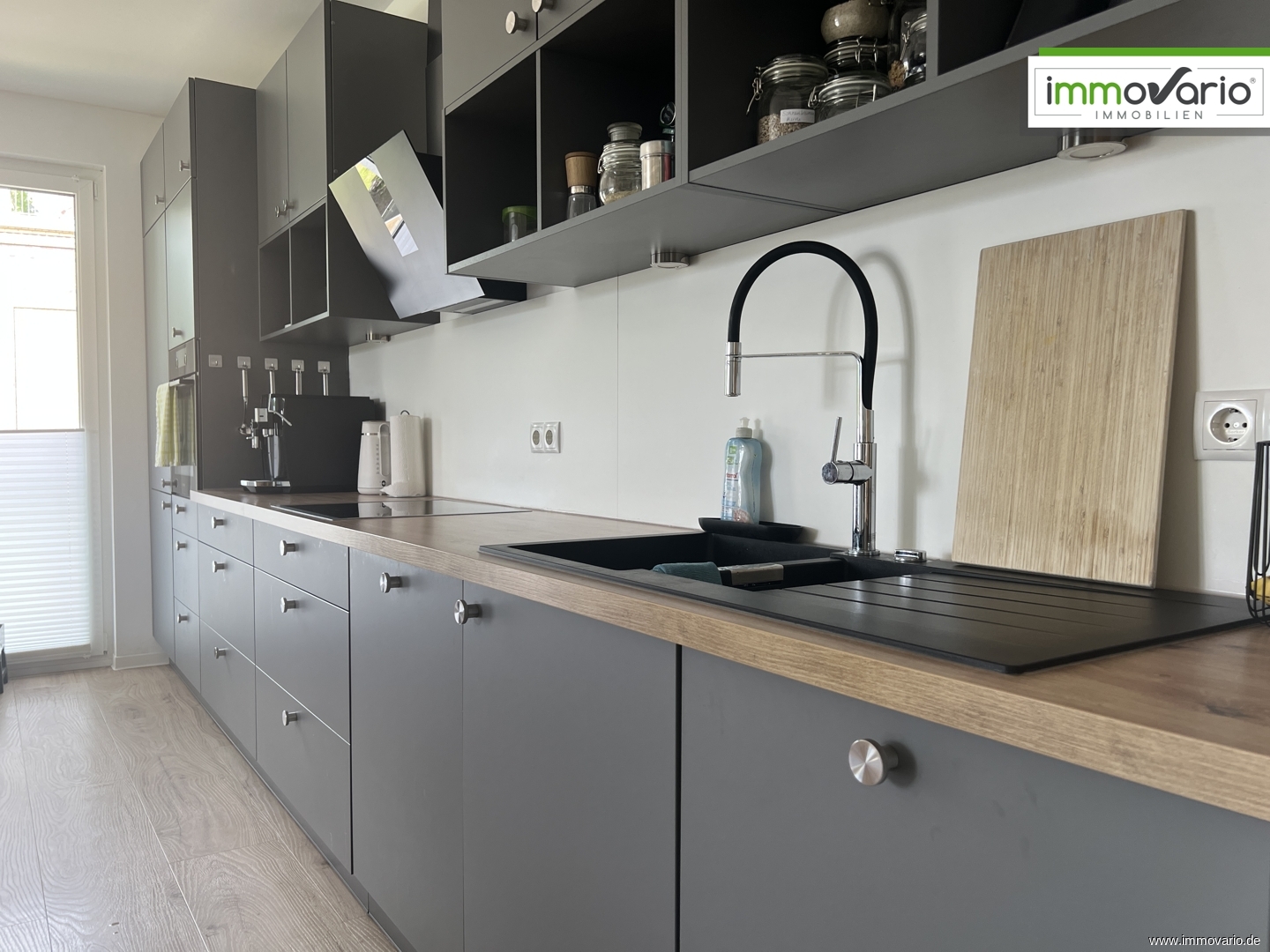 Moderne 4-Raum-Wohnung mit großem Balkon, Fußbodenheizung, Wanne, Dusche, Aufzug, TG-Stellplatz - Photo 1