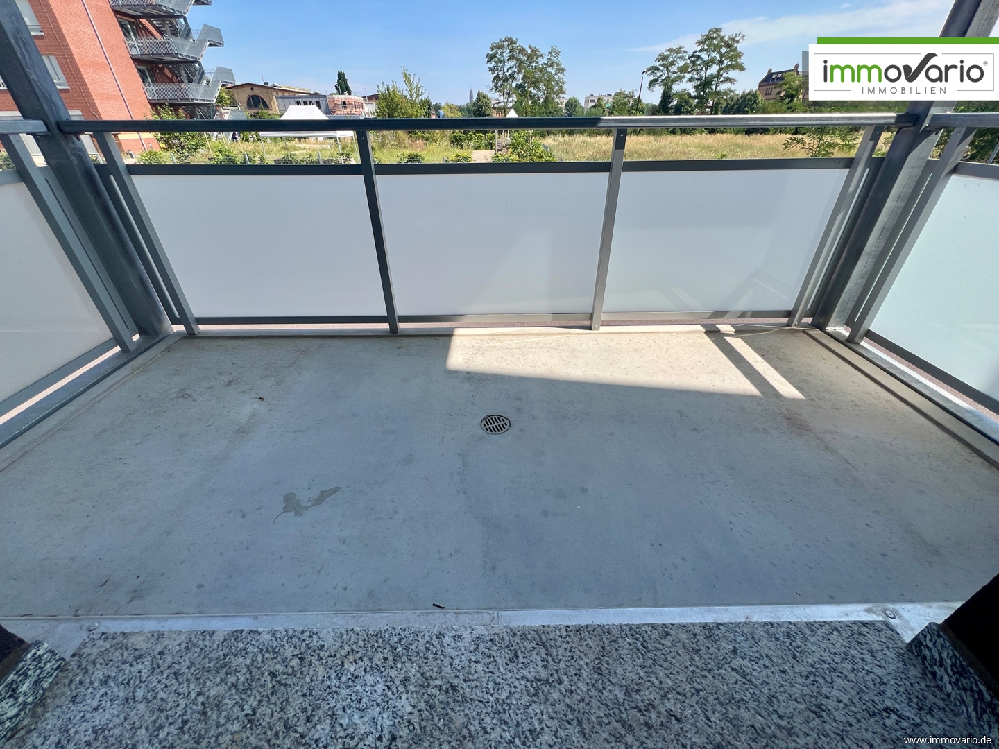 Helle 2-Raum Wohnung mit Tageslichtbad, Wanne und Balkon in Stadtfeld-Ost! Stellplatz möglich! - Foto 4