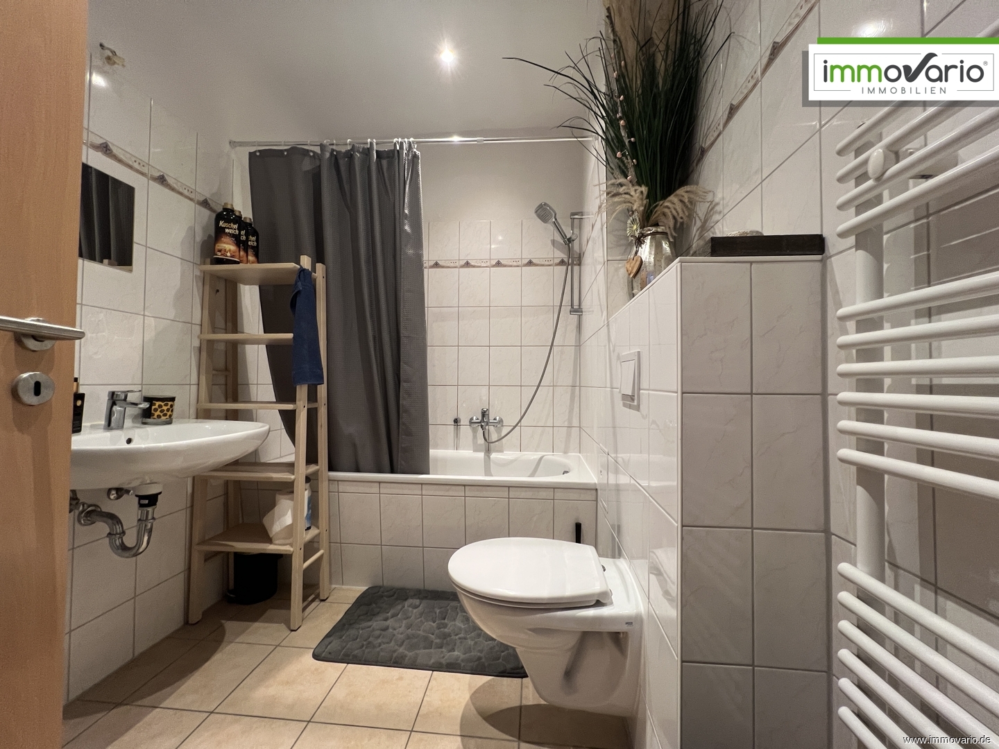 Hübsche 2-Zimmer-Wohnung mit Tageslichtbad, Wanne und Balkon - inmitten der Altstadt - Foto 2