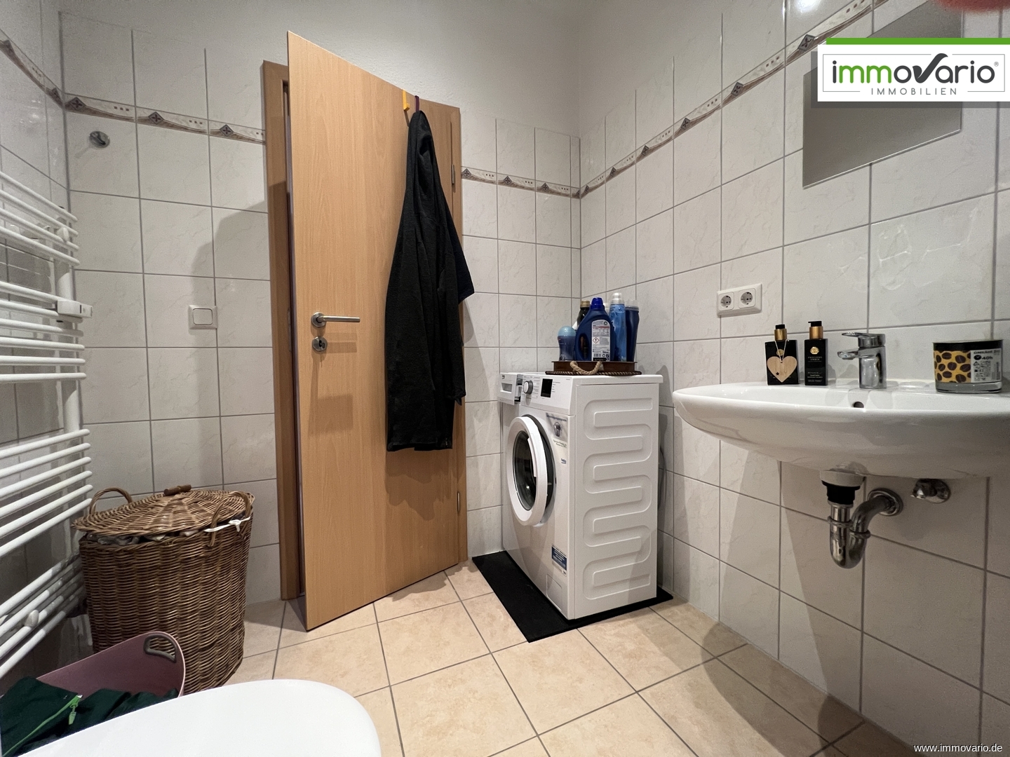Hübsche 2-Zimmer-Wohnung mit Tageslichtbad, Wanne und Balkon - inmitten der Altstadt - Foto 3