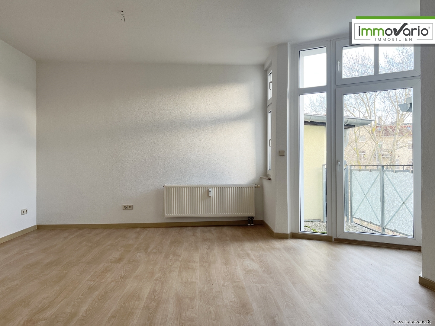 Schicke 3-Raum-Dachgeschosswohnung mit zwei Balkonen und Badezimmer inkl. Wanne & Dusche! - Photo 3