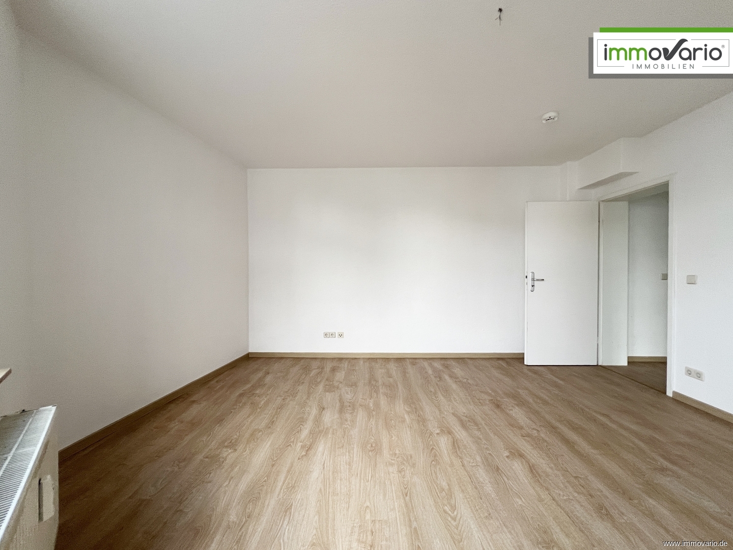 Schicke 3-Raum-Dachgeschosswohnung mit zwei Balkonen und Badezimmer inkl. Wanne & Dusche! - Photo 5