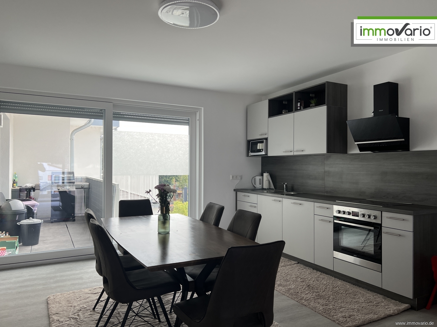 3-Raum-Wohnung mit Tageslichtbad, Wanne & Dusche, Aufzug, Fußbodenheizung, Balkon & großer Terrasse - Photo 5