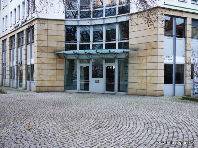 Bürogebäude - Eingang