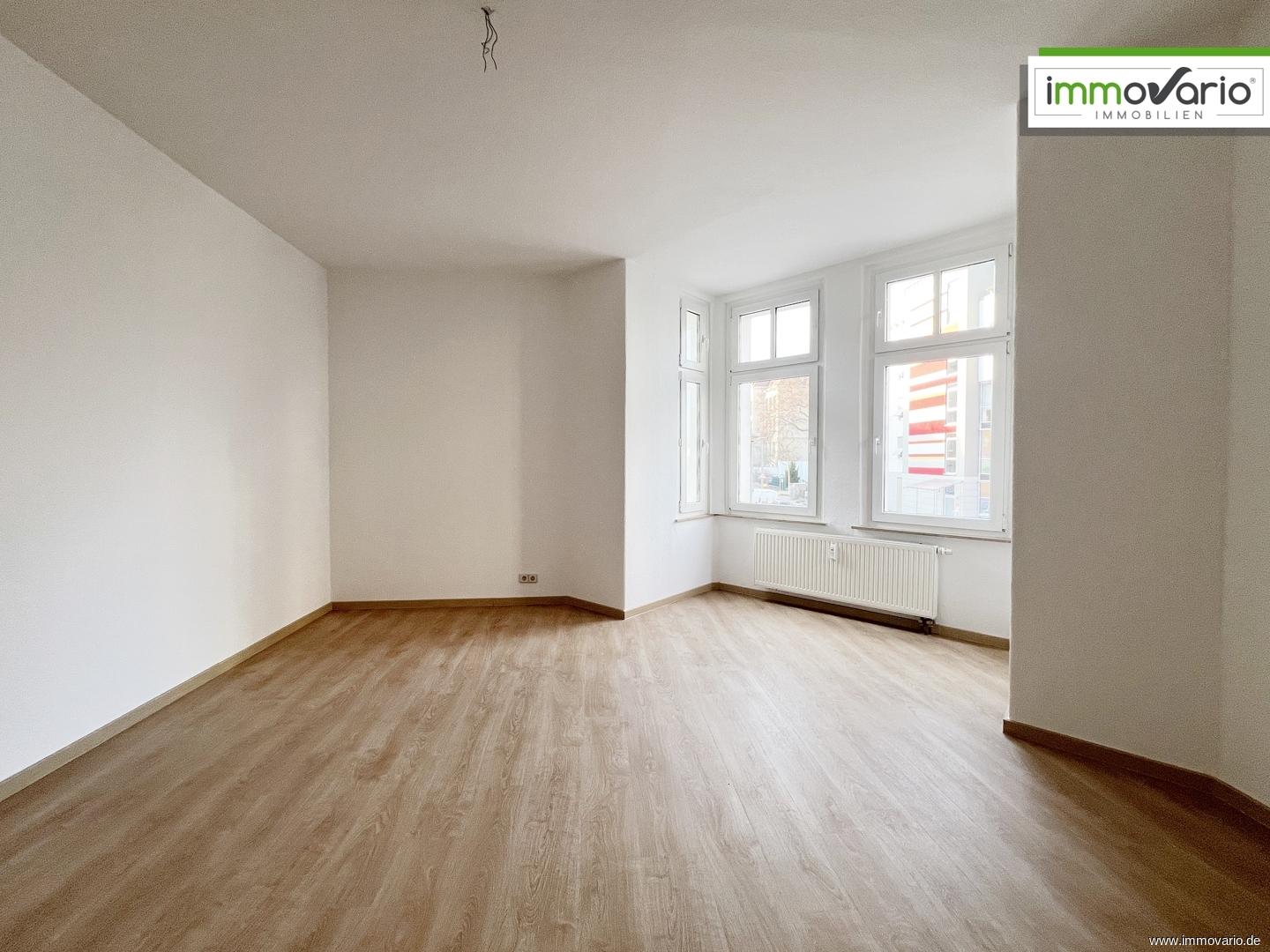 4-Zimmer-Wohnung mit kleinem Balkon, Abstellraum, Tageslichtbad mit Wanne und Gäste-WC mit Dusche. - Photo 3