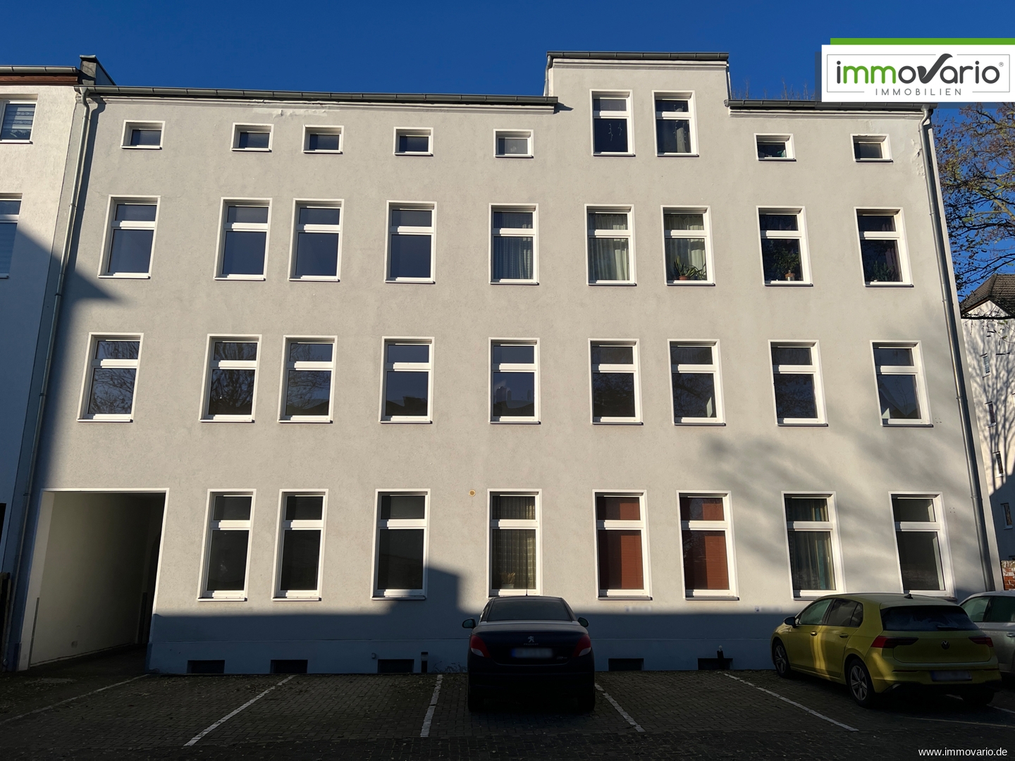 Einfache 3-Raum-Wohnung mit Balkon, Tageslichtbad, Wanne & Dusche, Abstellraum. Stellplatz möglich - Photo 3
