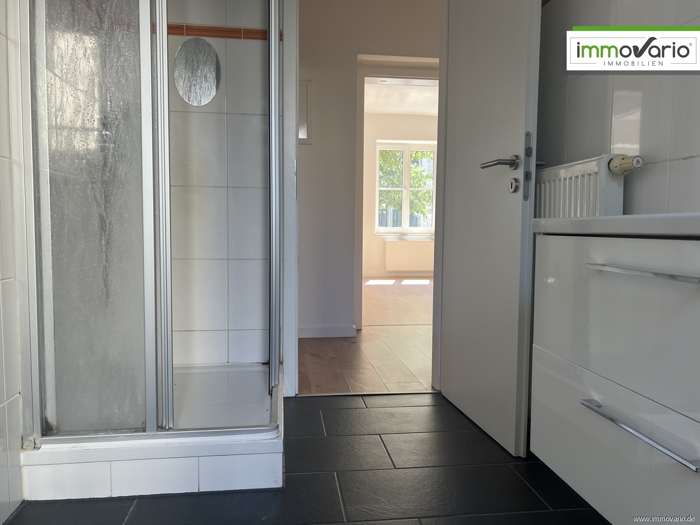 Zentral wohnen in der Altstadt. Schöne 3-Raum-Wohnung mit Tageslichtbad & Balkon. Stellplatz möglich - Foto 1