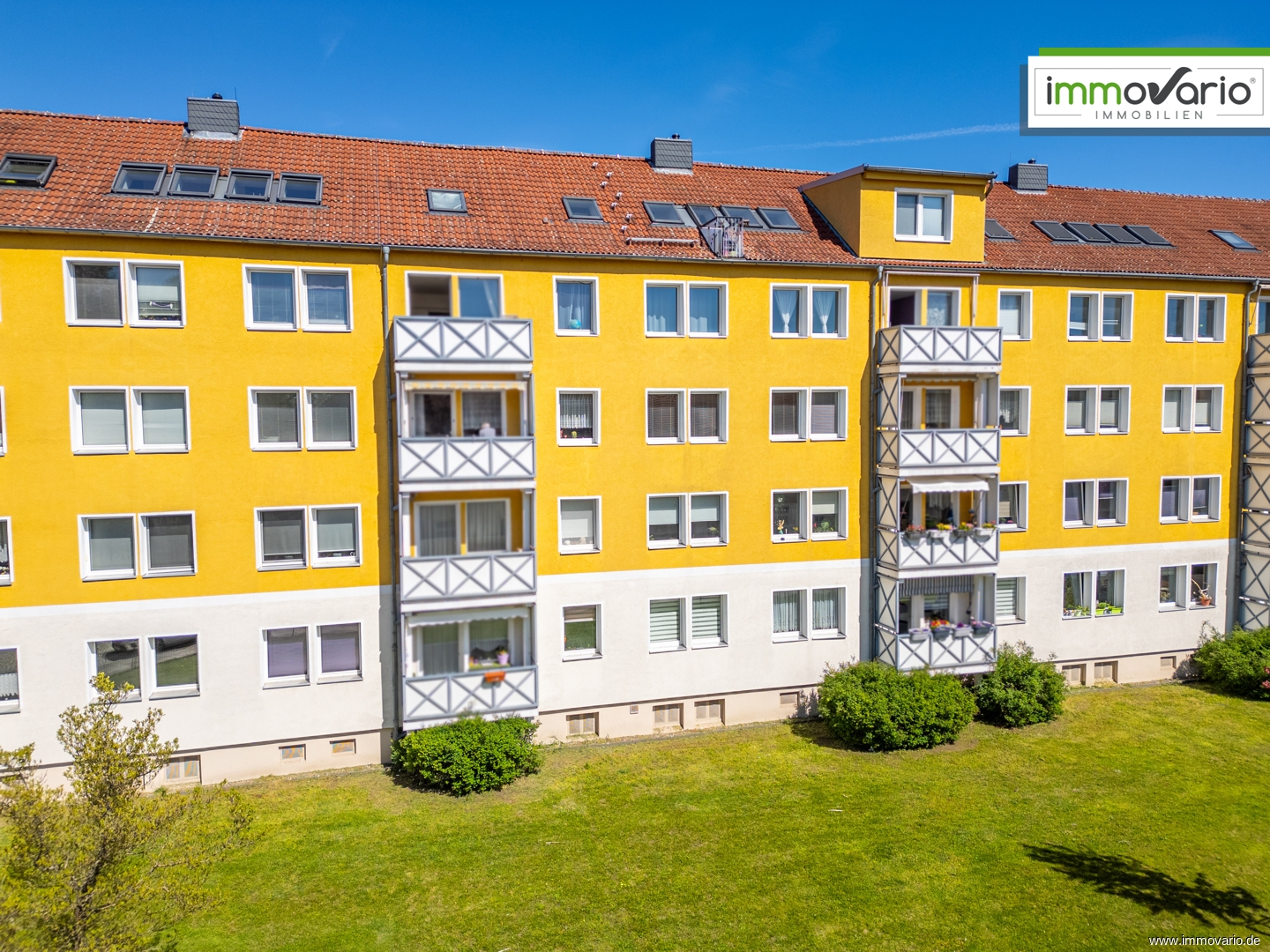 Einfache 2-Raum-Wohnung in gepflegtem Umfeld mit Einbauküche, Tageslichtbad & Wanne in Neue Neustadt - Foto 2