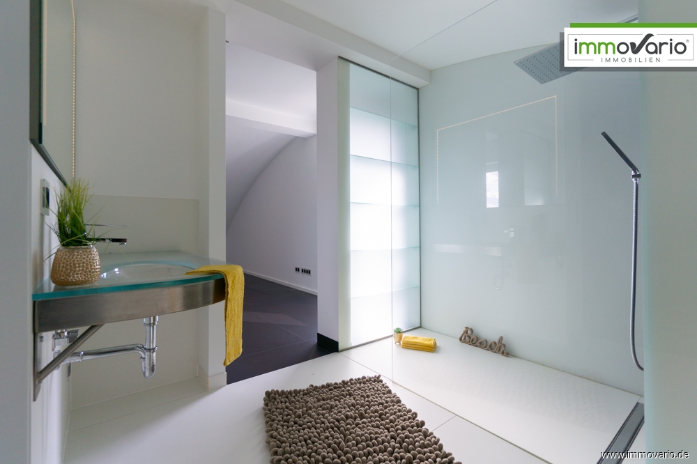 Exklusive Penthousewohnung auf 2 Ebenen mit Blick auf die Elbe, Fußbodenheizung und großer Terrasse! - Foto 5