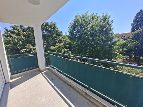 Lenge 22. Balkon 2. OG li