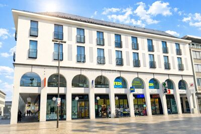 Moderne, lichtdurchflutete Büroflächen mit Innenhof im repräsentativen Geschäftshaus