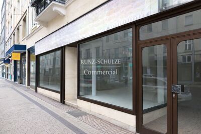 Beratungs- oder Einzelhandelsfläche
mit ca. 8m breiter Schaufensterfront!