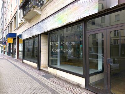 Beratungs- oder Einzelhandelsfläche
mit ca. 8m breiter Schaufensterfront!