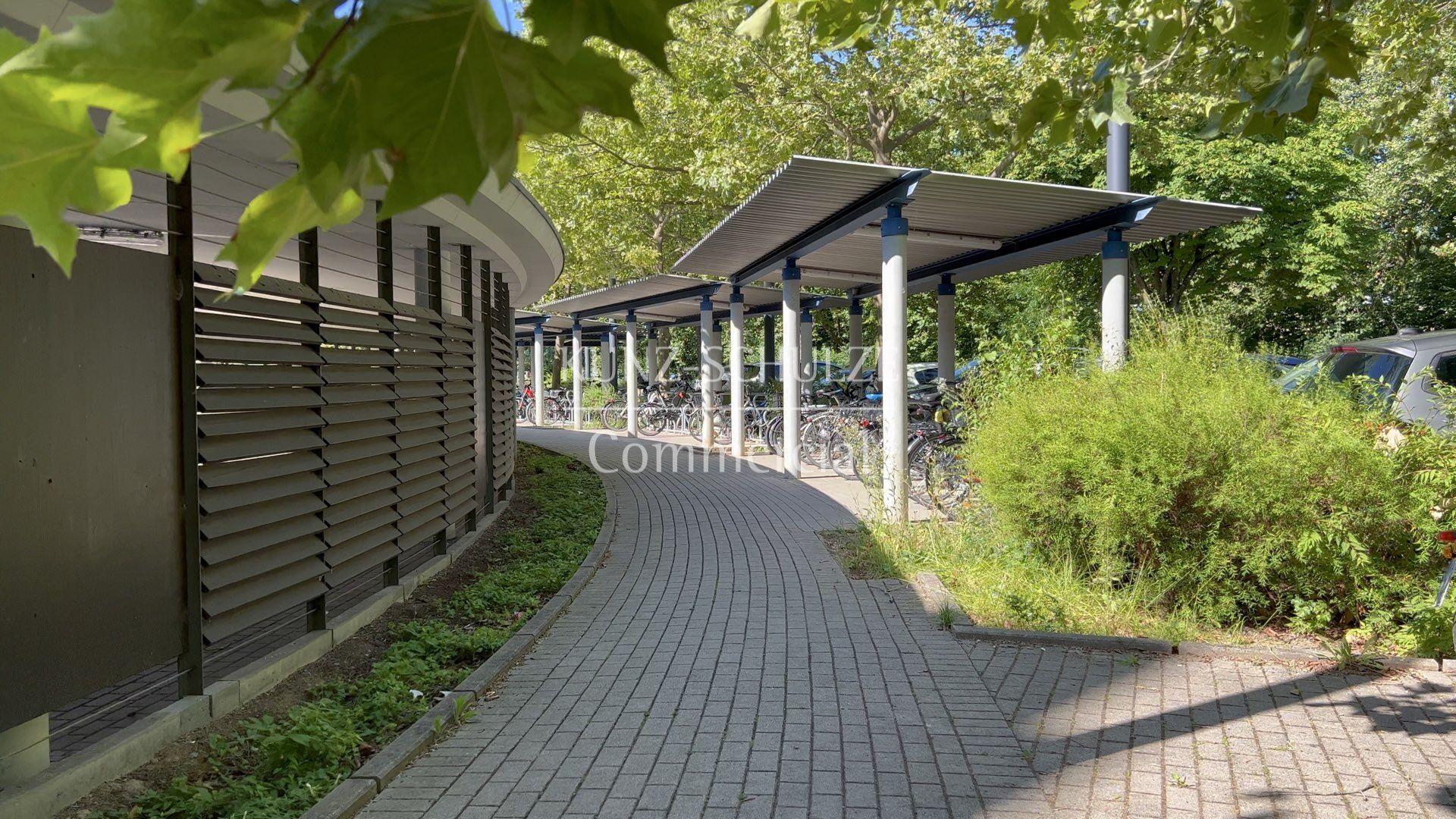 Überdachte Fahrradstellplätze