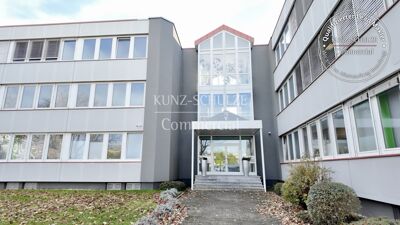 Gewerbegebiet Ettlingen - Bürogebäude in gepflegtem Zustand