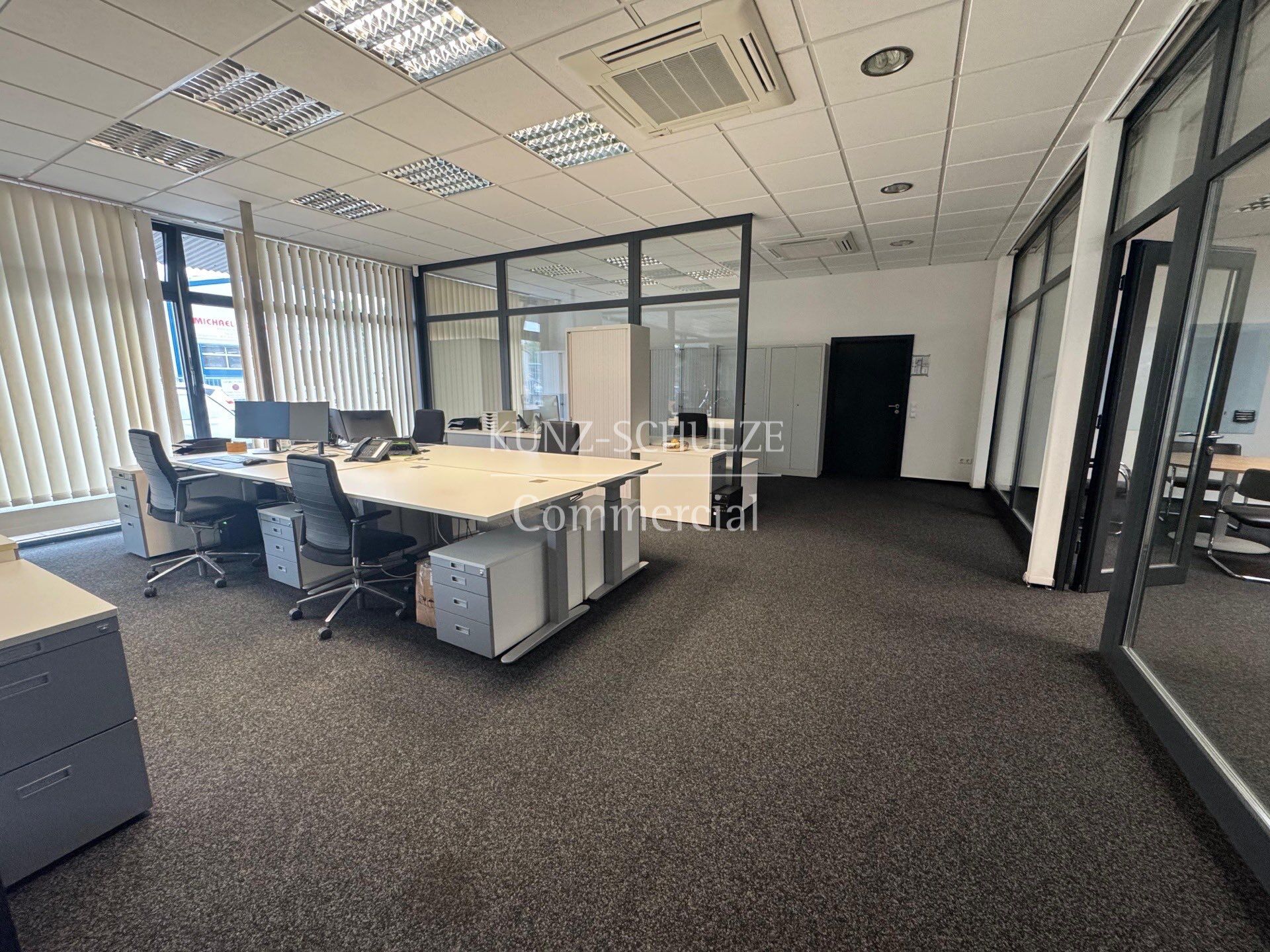 Büroräumlichkeit1