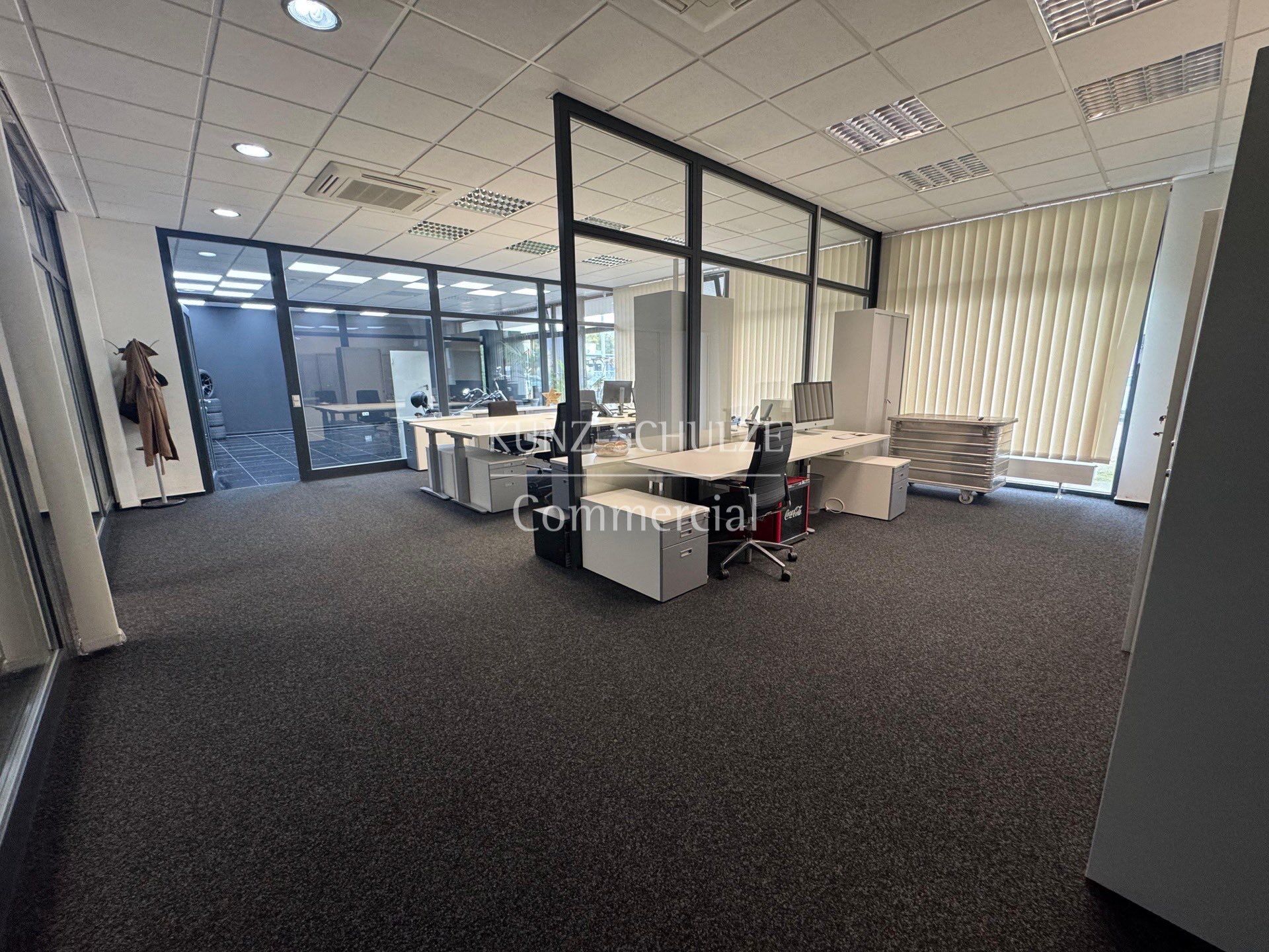 Büroräumlichkeit2