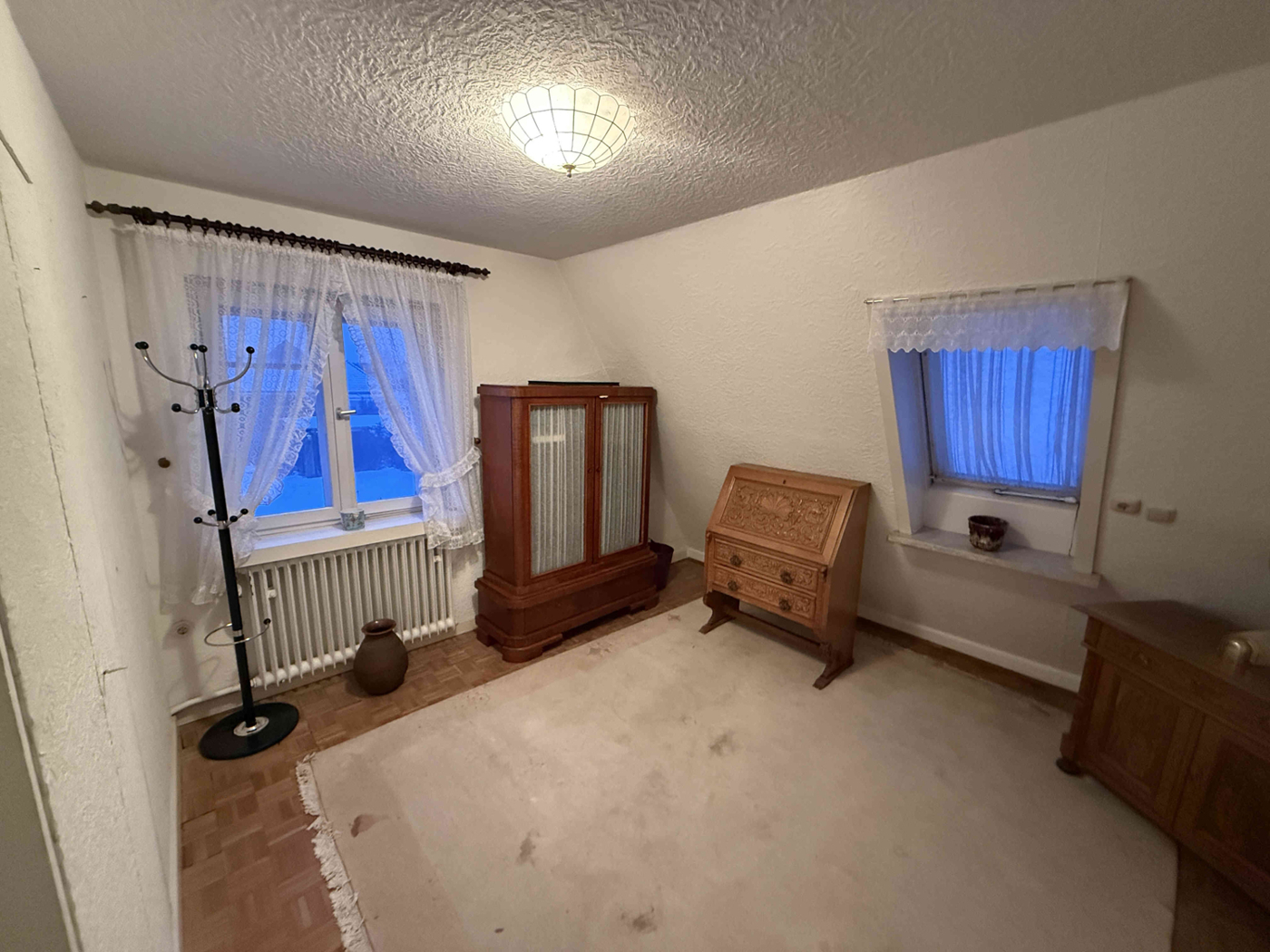 kleines Schlafzimmer im DG