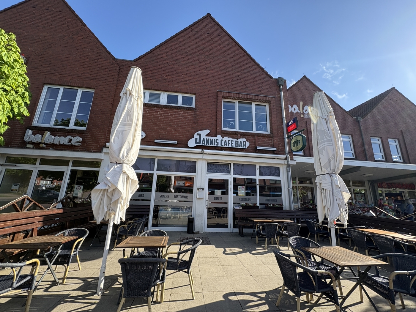 Vorderansciht Bar