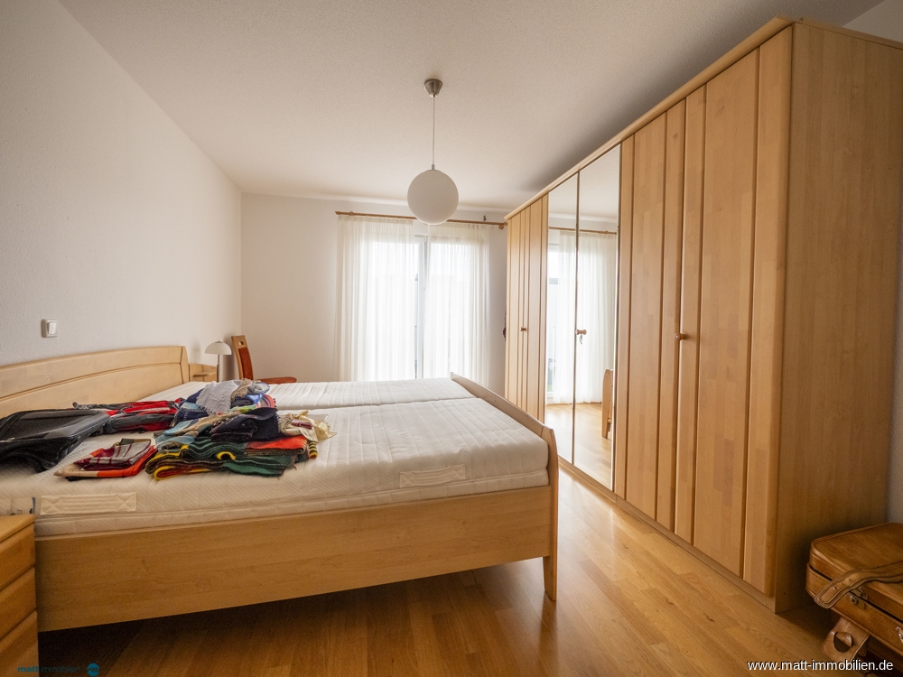 Schlafzimmer 1