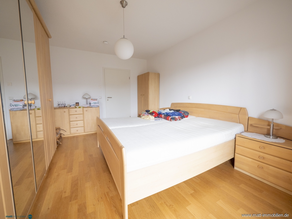 Schlafzimmer 1