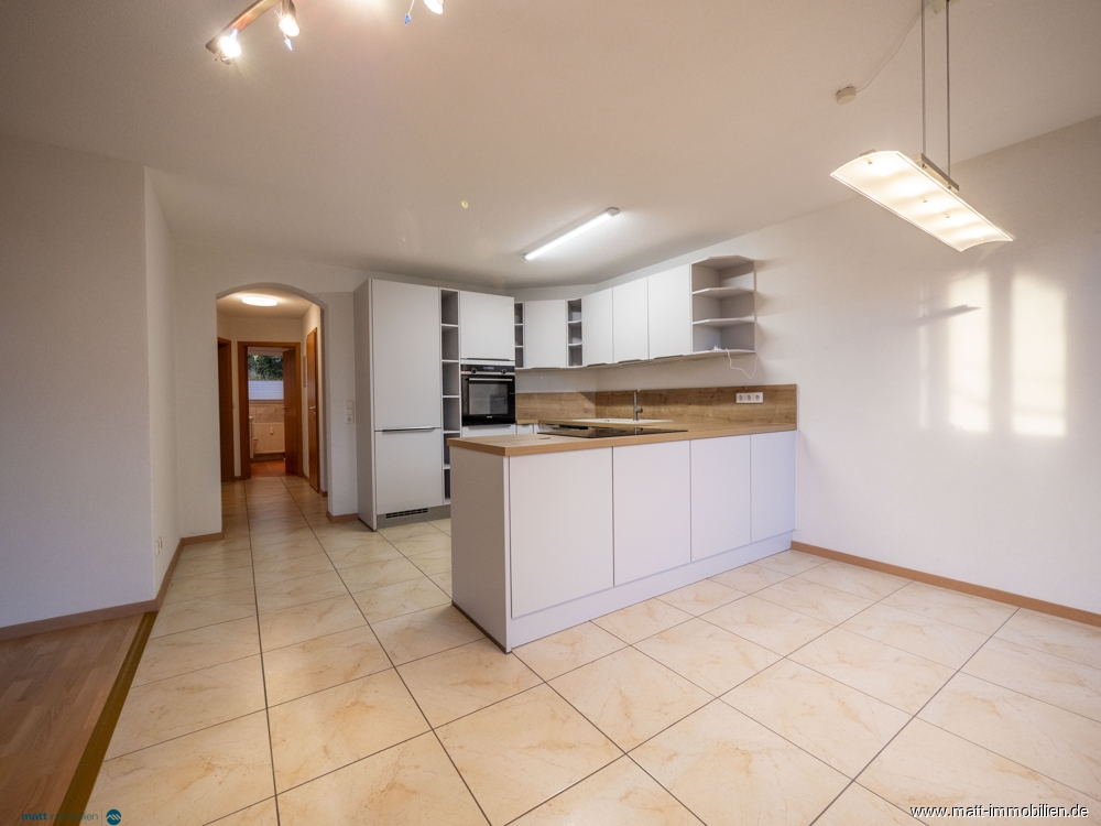 Küche mit Blick zum Flur