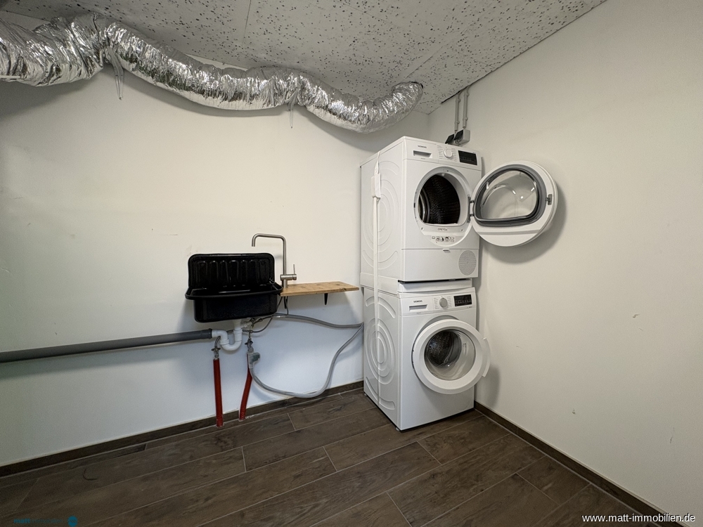 Technikraum mit WM und Trockner