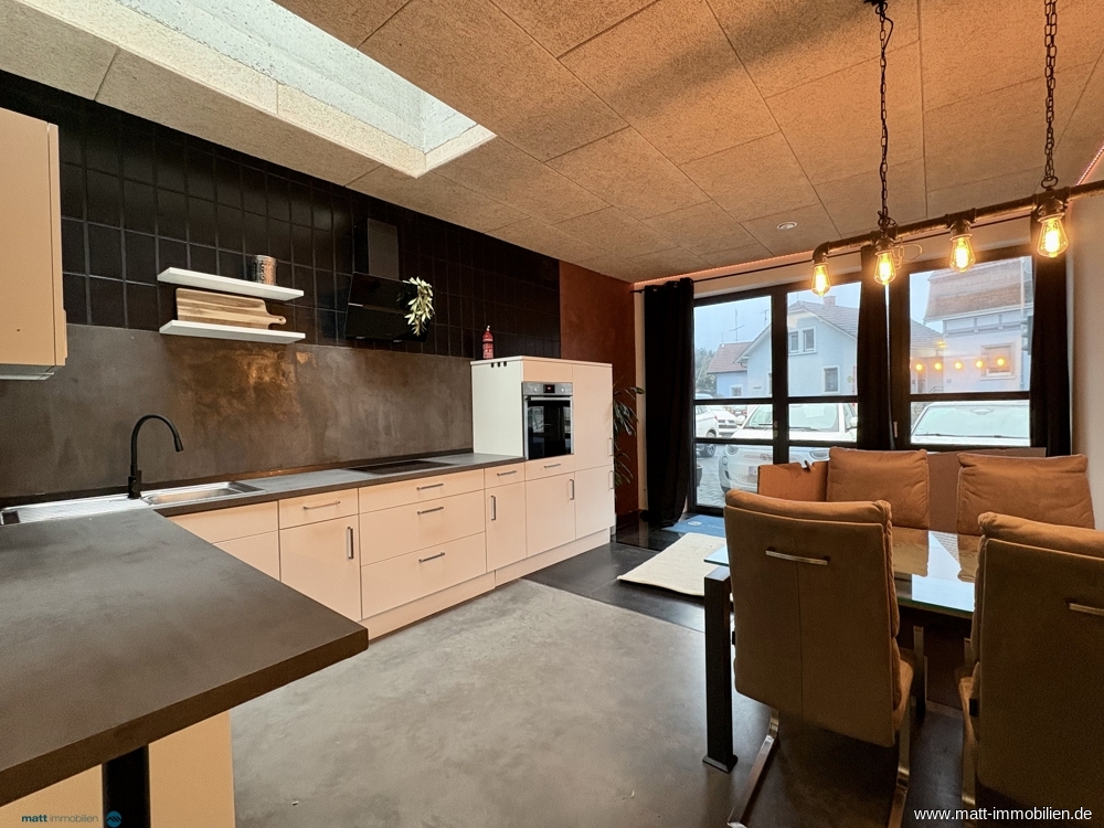 Küche mit Essplatz