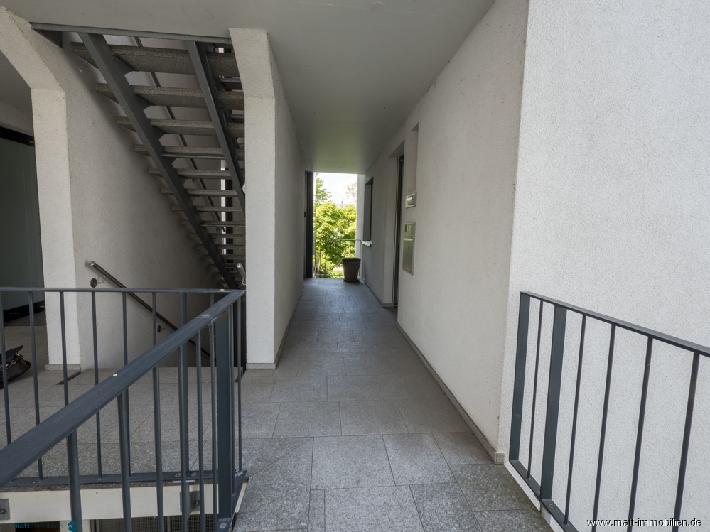 Laubengang zur Wohnung