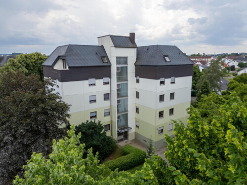 Kernsanierte Wohnung mit Loggia in ruhiger Lage