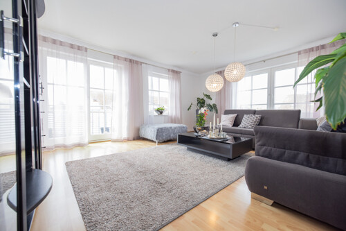 Großzügige Maisonette mit 2 Tiefgaragenplätzen