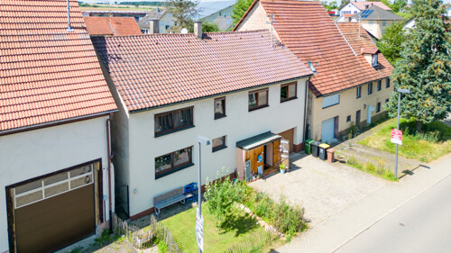 Komfortables Einfamilienhaus mit Garten und Balkon