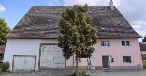 Für Investoren: Großes denkmalgeschütztes Bauernhaus