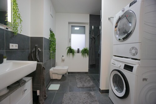 Tageslichtbad mit Dusche