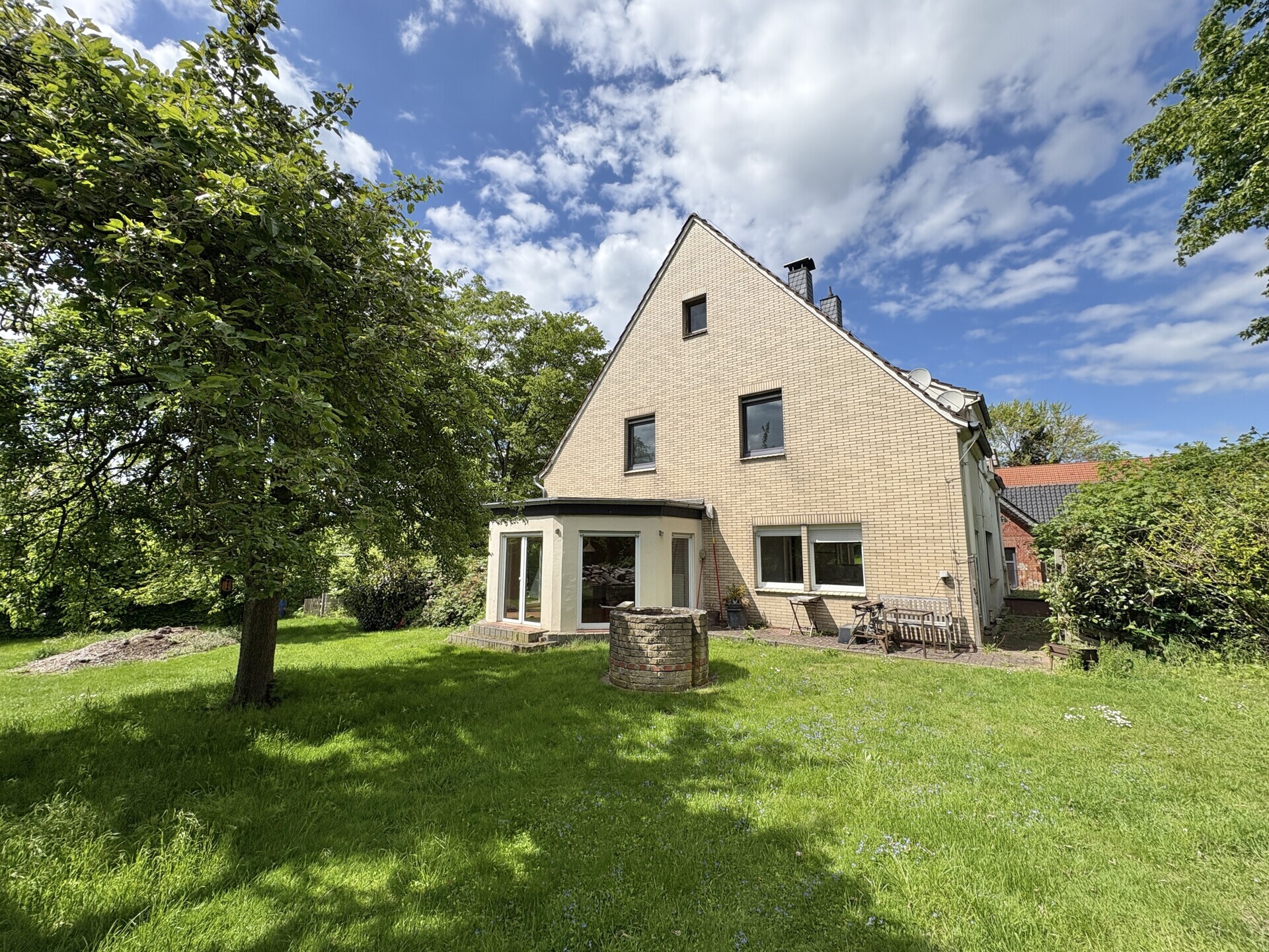 Ein-/Zweifamilienhaus mit > 6.000 m² Grundstück in Bad Oeynhausen - Rehme