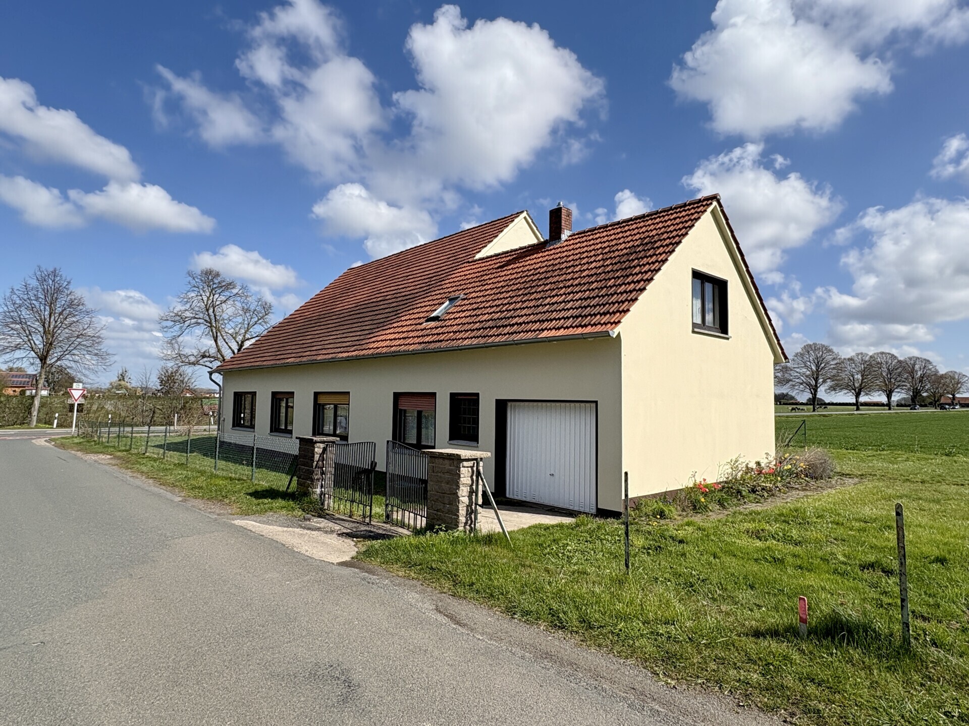 Handwerker aufgepasst - Haus mit Ausbaureserve & Blick auf das Wiehengebirge in Minden-Haddenhausen