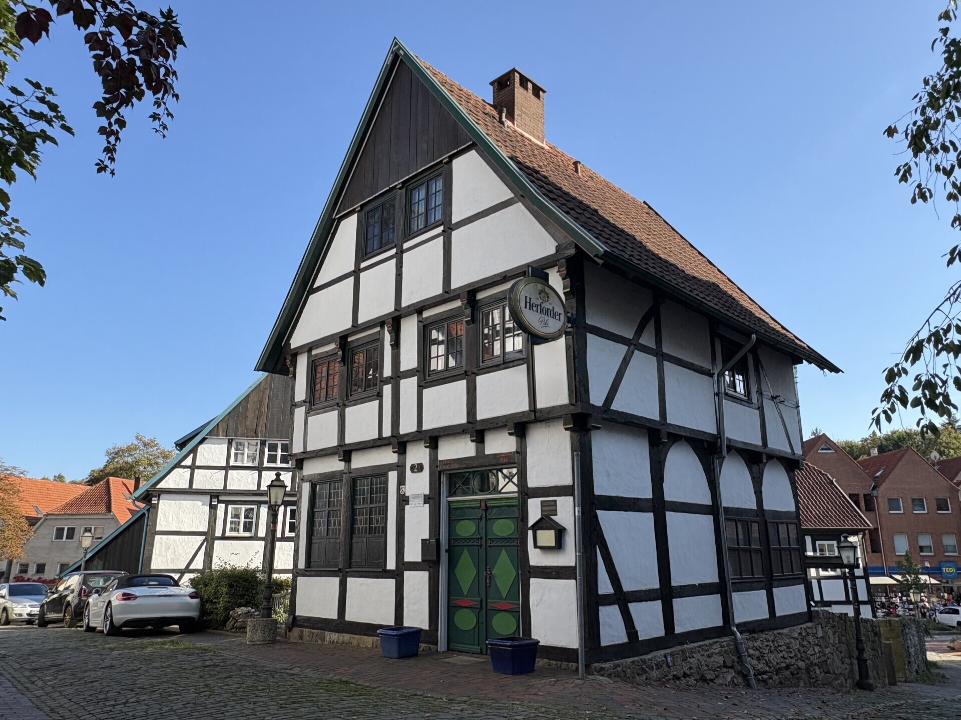 Modernisiertes Fachwerkhaus von 1570 – Wohnen & Gewerbe mit historischem Charme in Vlotho