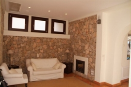 11 further sitting area with fireplace