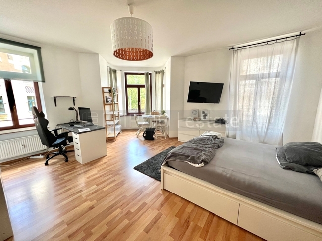 Wohn- und Schlafzimmer